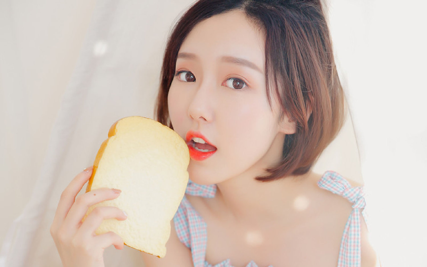 “台球：天府校区体育馆迎来世界顶级选手的精妙对决”