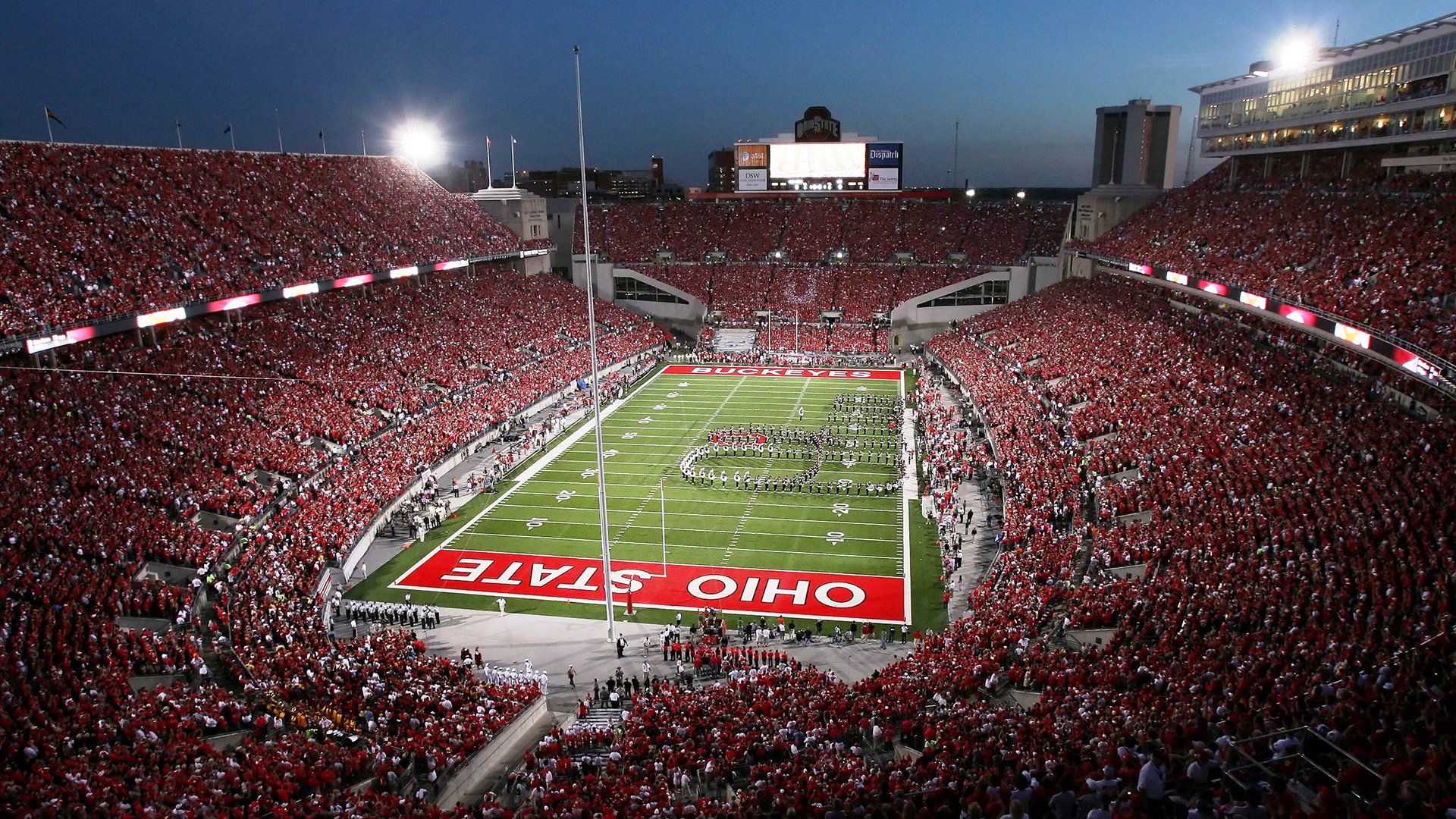 开云体育平台-特色流动体操表演，城市街角的精彩 show，流动性舞蹈动作